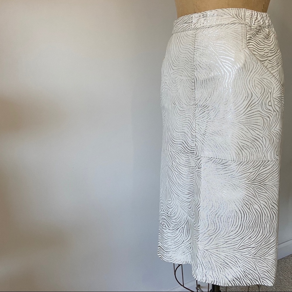 Vintage Leather Skirt. Size 8. White & Silver.
